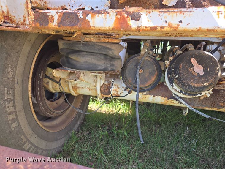 image for item EU3835 2011 Dragon Products, LTD 130BBL vacuum trailer