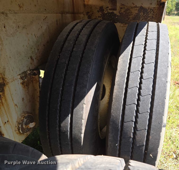 image for item EU3835 2011 Dragon Products, LTD 130BBL vacuum trailer