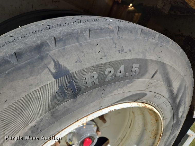 image for item EU3835 2011 Dragon Products, LTD 130BBL vacuum trailer