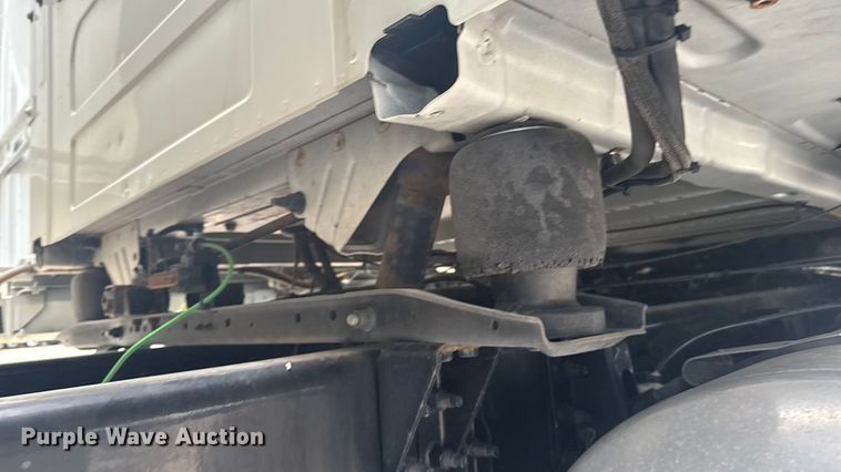 image for item EU6109 2022 Volvo VNL semi truck