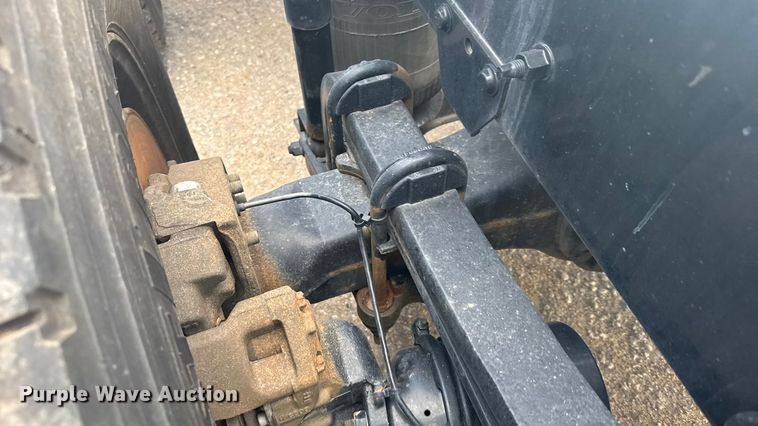 image for item EU6109 2022 Volvo VNL semi truck