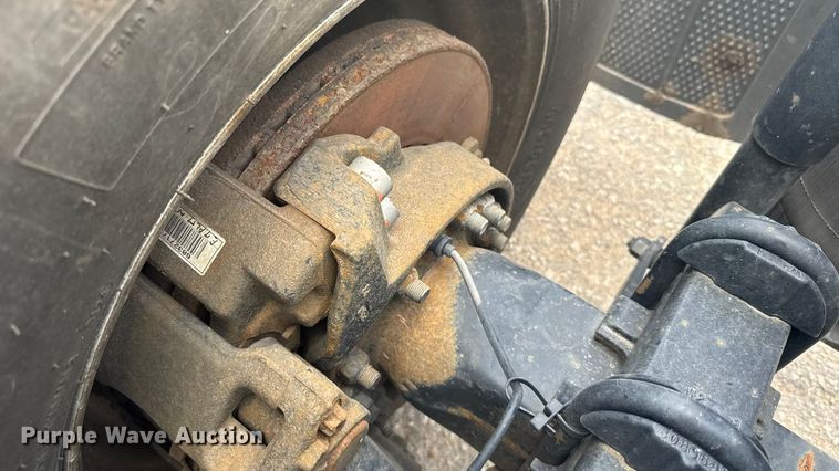 image for item EU6109 2022 Volvo VNL semi truck