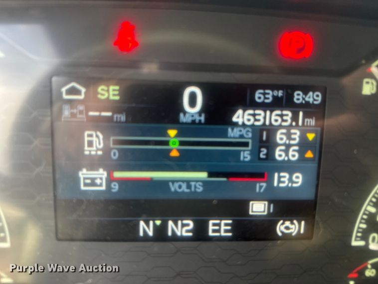 image for item EU6109 2022 Volvo VNL semi truck