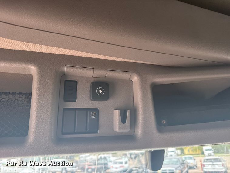 image for item EU6109 2022 Volvo VNL semi truck