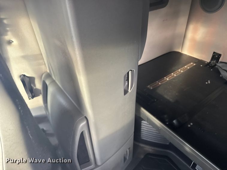 image for item EU6109 2022 Volvo VNL semi truck