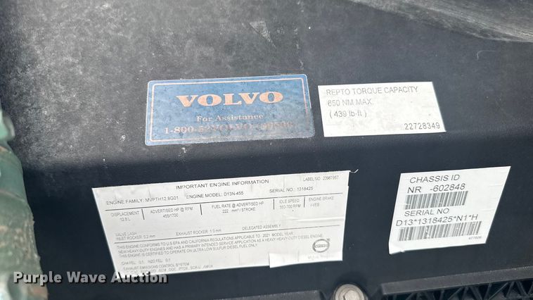 image for item EU6109 2022 Volvo VNL semi truck