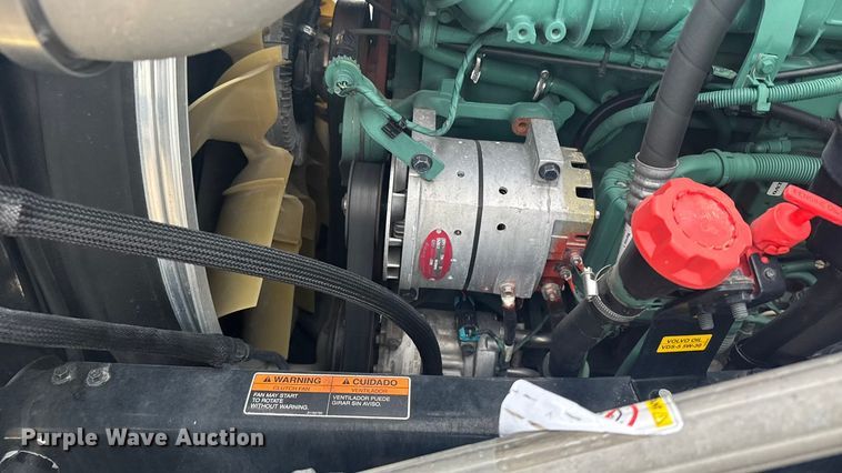 image for item EU6109 2022 Volvo VNL semi truck