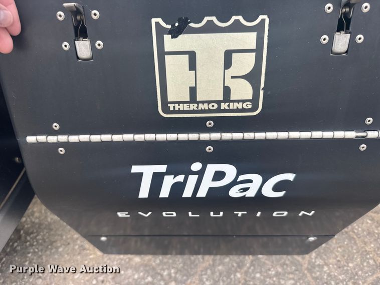 image for item EU6109 2022 Volvo VNL semi truck