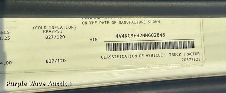 image for item EU6109 2022 Volvo VNL semi truck