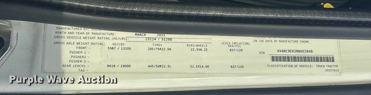 image for item EU6109 2022 Volvo VNL semi truck