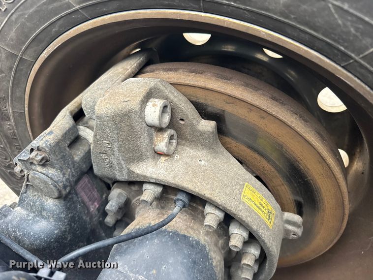 image for item EU6110 2022 Volvo VNR semi truck