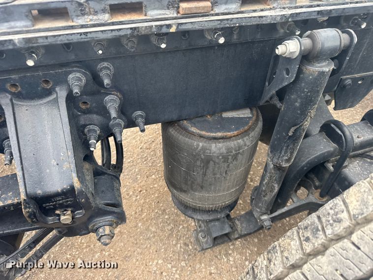 image for item EU6110 2022 Volvo VNR semi truck