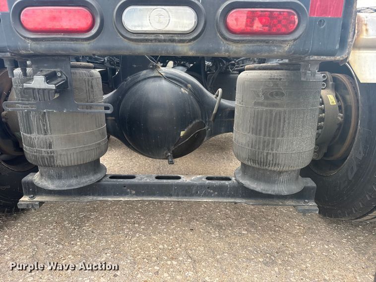 image for item EU6110 2022 Volvo VNR semi truck