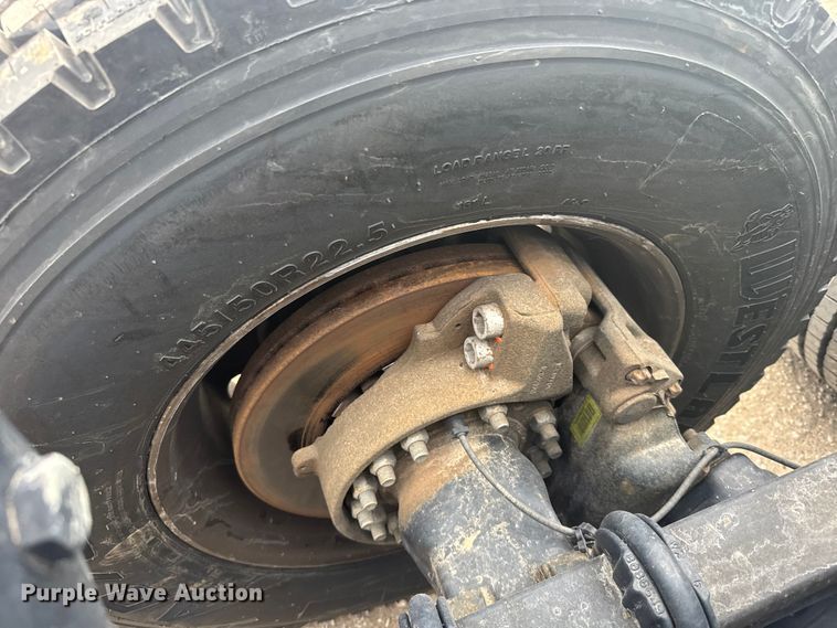 image for item EU6110 2022 Volvo VNR semi truck