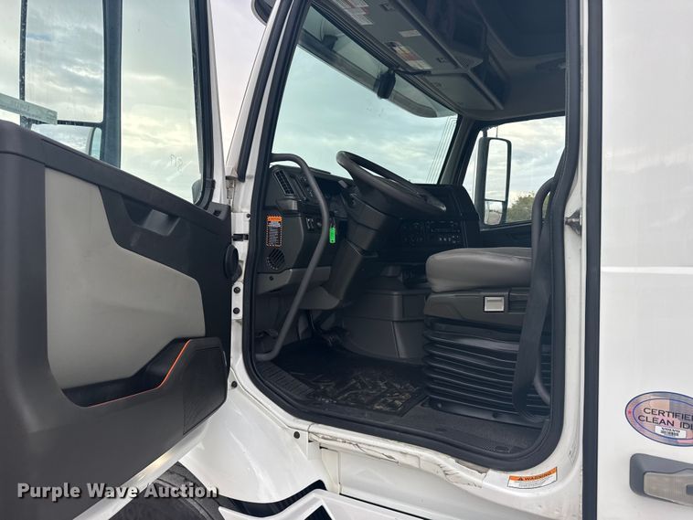 image for item EU6110 2022 Volvo VNR semi truck
