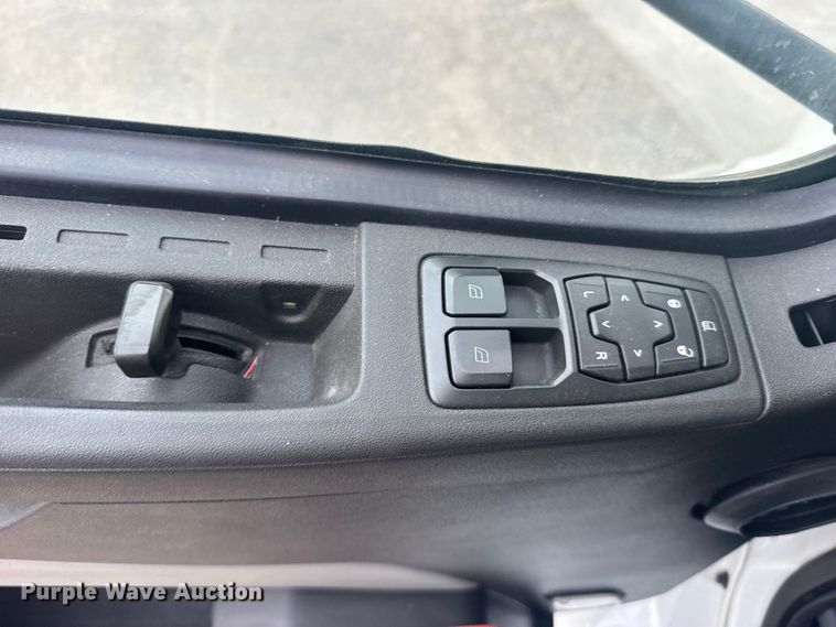 image for item EU6110 2022 Volvo VNR semi truck