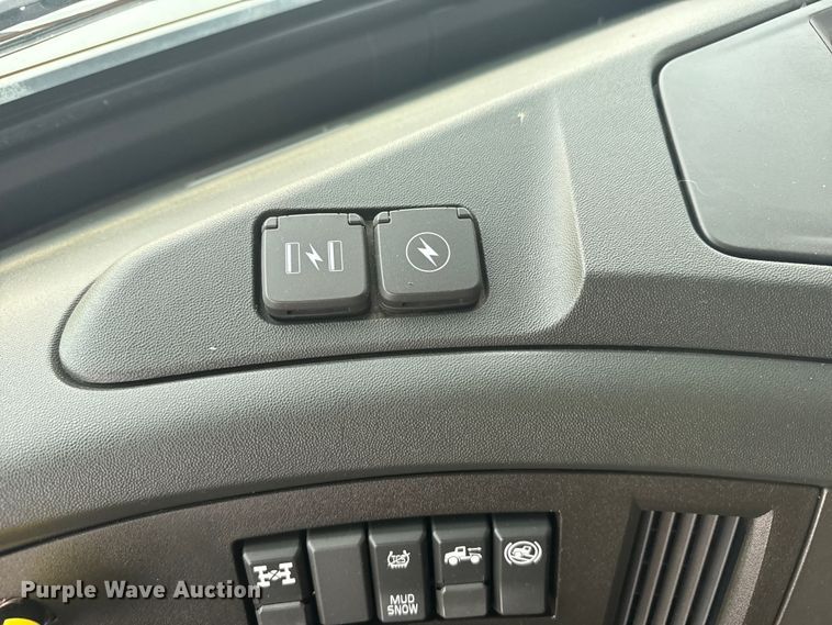 image for item EU6110 2022 Volvo VNR semi truck