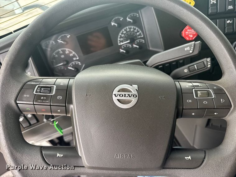 image for item EU6110 2022 Volvo VNR semi truck