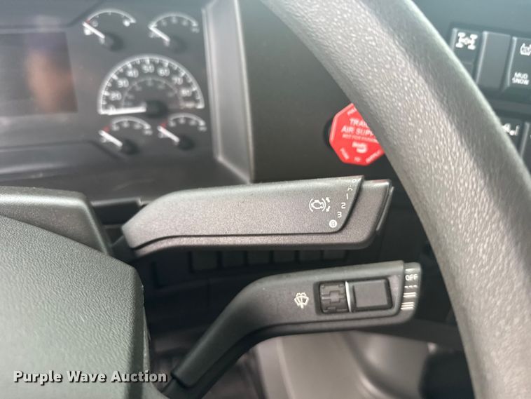 image for item EU6110 2022 Volvo VNR semi truck