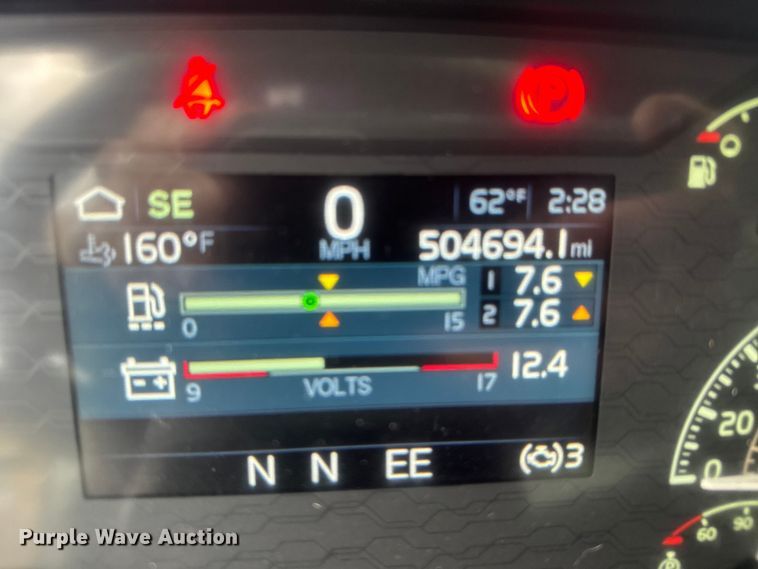 image for item EU6110 2022 Volvo VNR semi truck