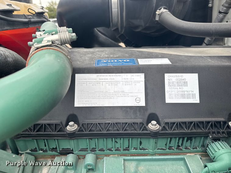 image for item EU6110 2022 Volvo VNR semi truck