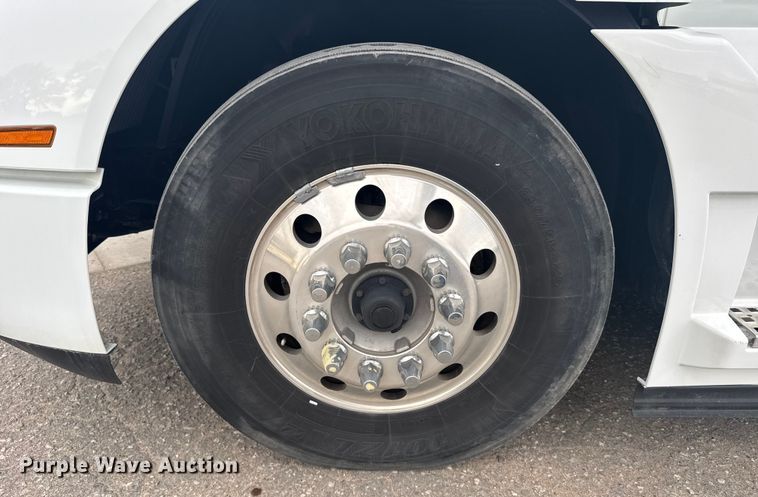 image for item EU6110 2022 Volvo VNR semi truck