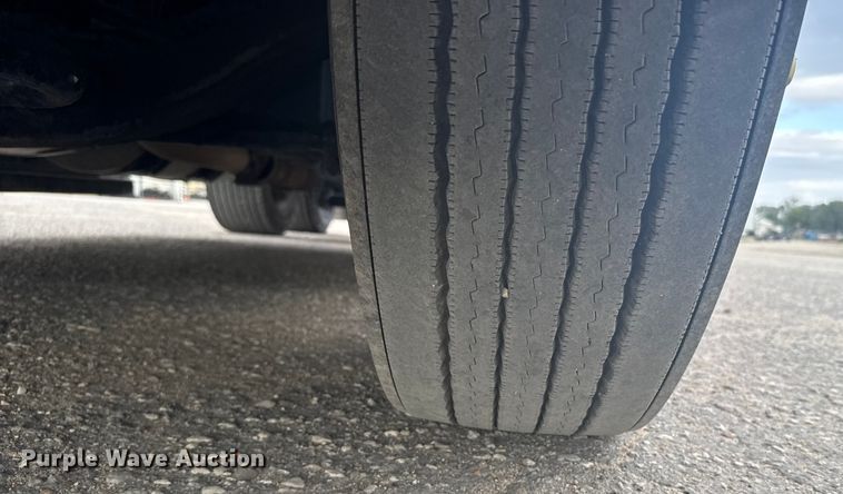 image for item EU6110 2022 Volvo VNR semi truck