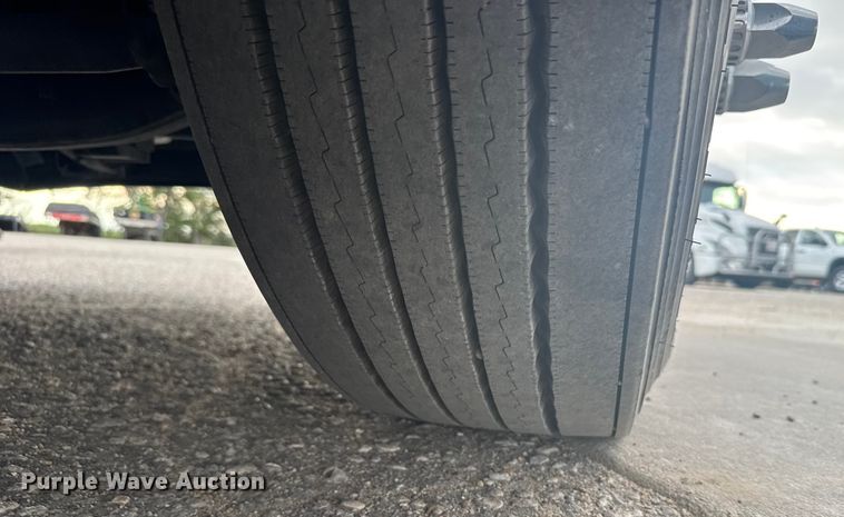 image for item EU6110 2022 Volvo VNR semi truck