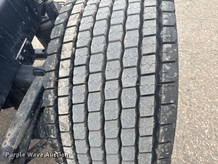 image for item EU6110 2022 Volvo VNR semi truck