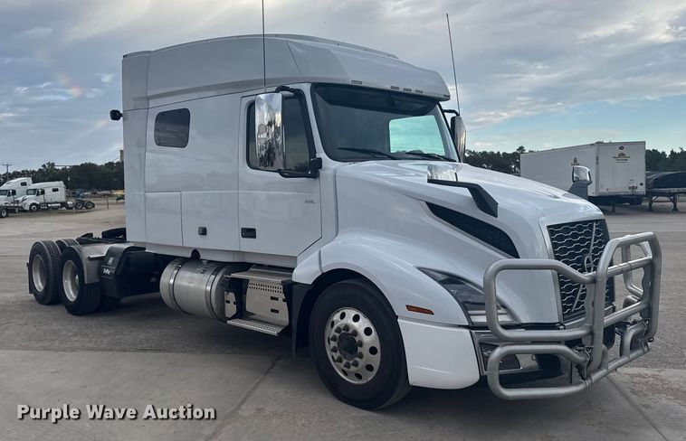 image for item EU6111 2021 Volvo VNL semi truck