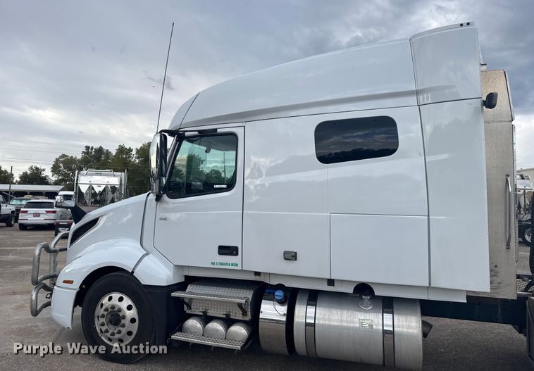 image for item EU6111 2021 Volvo VNL semi truck