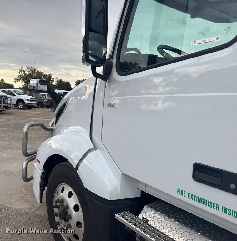 image for item EU6111 2021 Volvo VNL semi truck