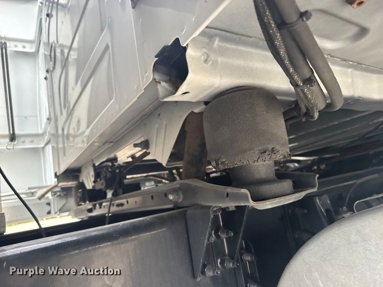 image for item EU6111 2021 Volvo VNL semi truck