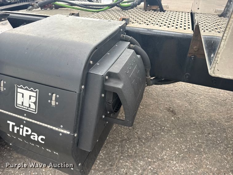 image for item EU6111 2021 Volvo VNL semi truck