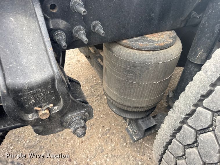 image for item EU6111 2021 Volvo VNL semi truck