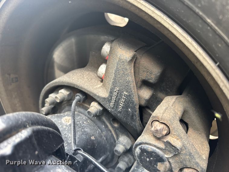 image for item EU6111 2021 Volvo VNL semi truck