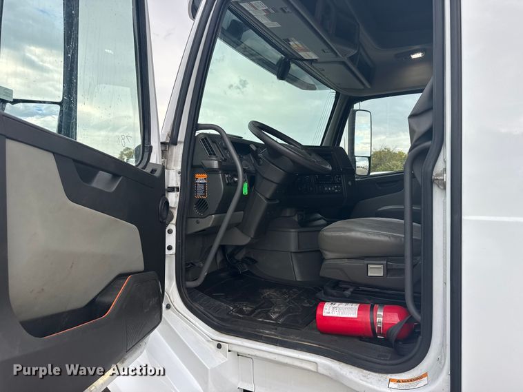image for item EU6111 2021 Volvo VNL semi truck