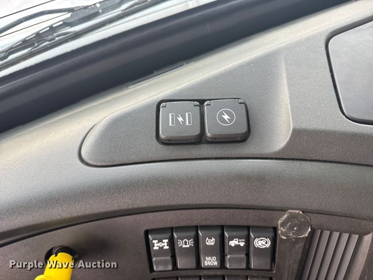 image for item EU6111 2021 Volvo VNL semi truck