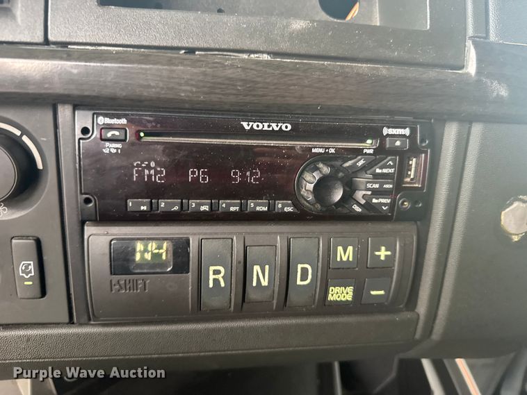 image for item EU6111 2021 Volvo VNL semi truck