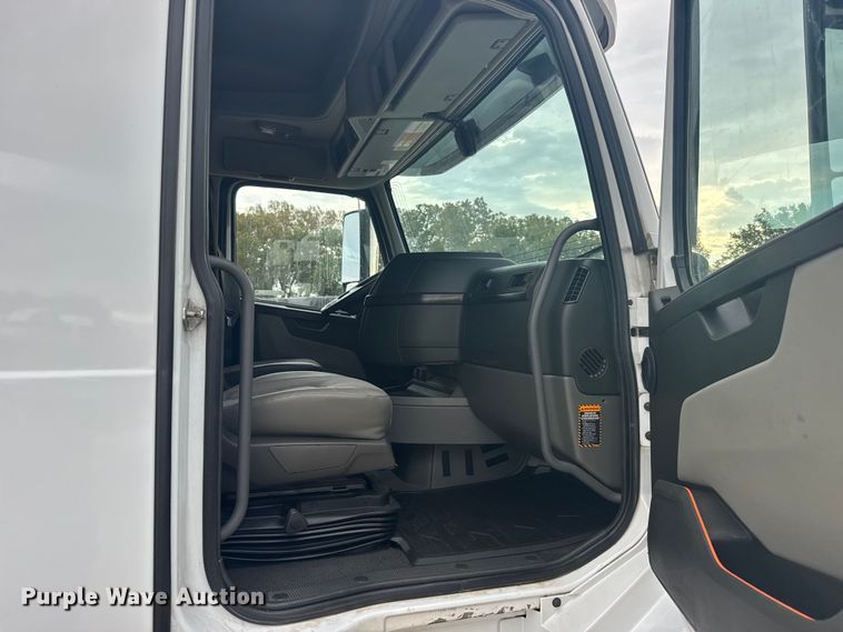 image for item EU6111 2021 Volvo VNL semi truck