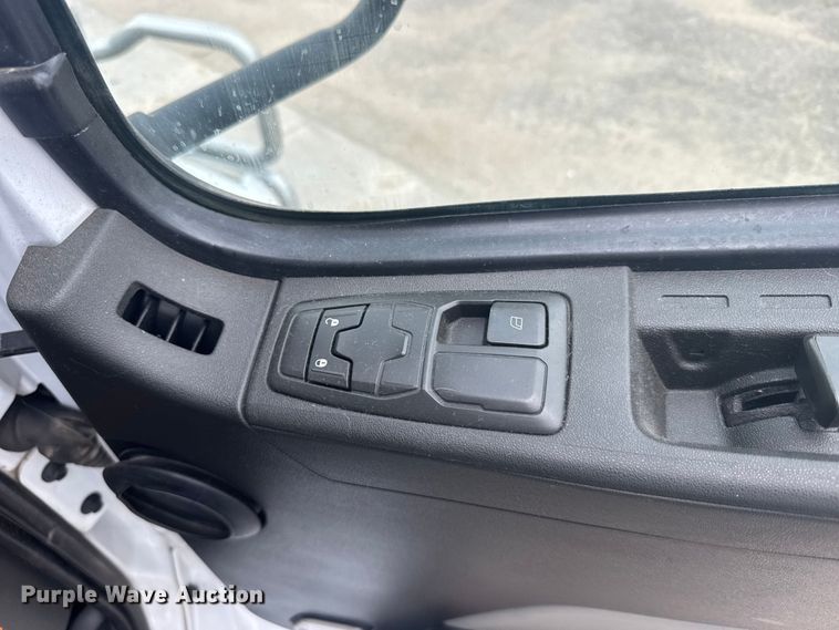 image for item EU6111 2021 Volvo VNL semi truck