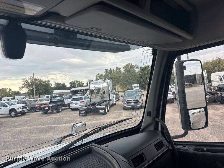 image for item EU6111 2021 Volvo VNL semi truck