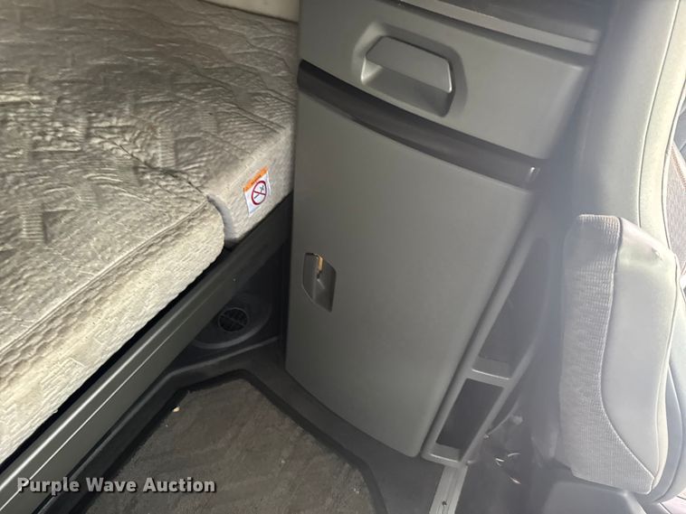 image for item EU6111 2021 Volvo VNL semi truck