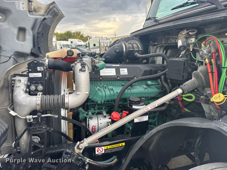 image for item EU6111 2021 Volvo VNL semi truck