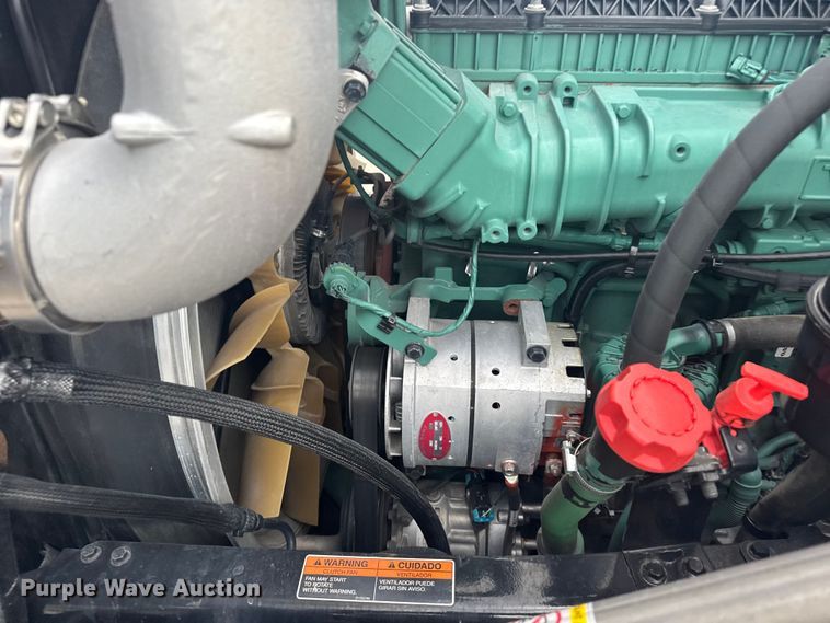 image for item EU6111 2021 Volvo VNL semi truck