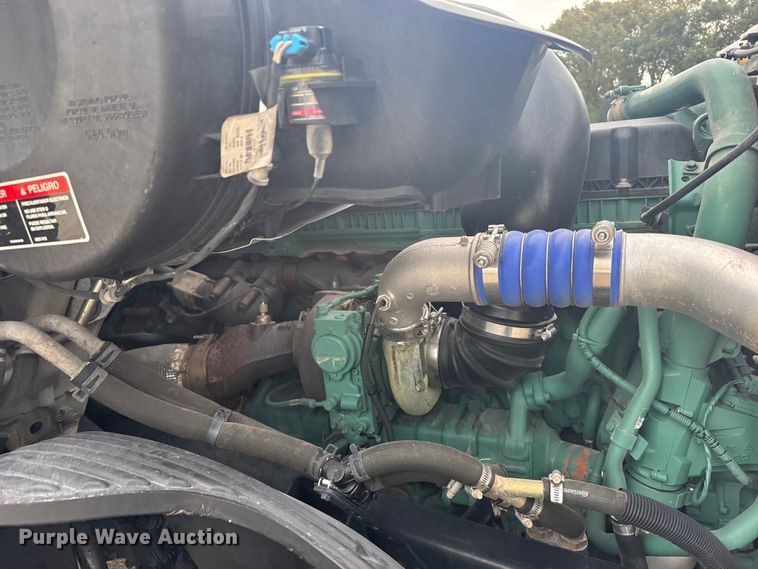 image for item EU6111 2021 Volvo VNL semi truck