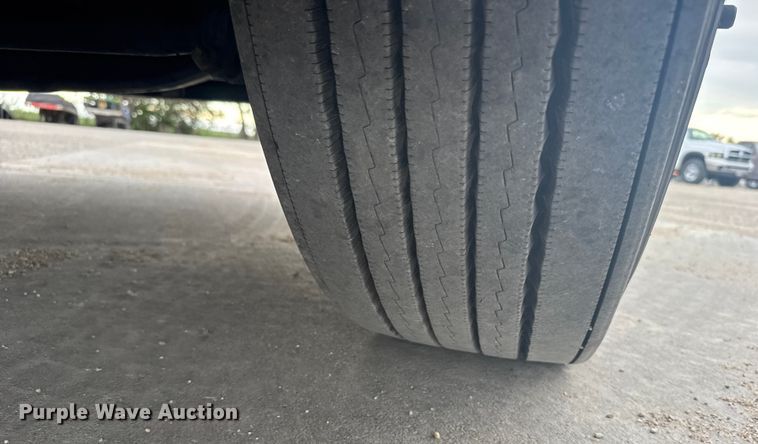 image for item EU6111 2021 Volvo VNL semi truck