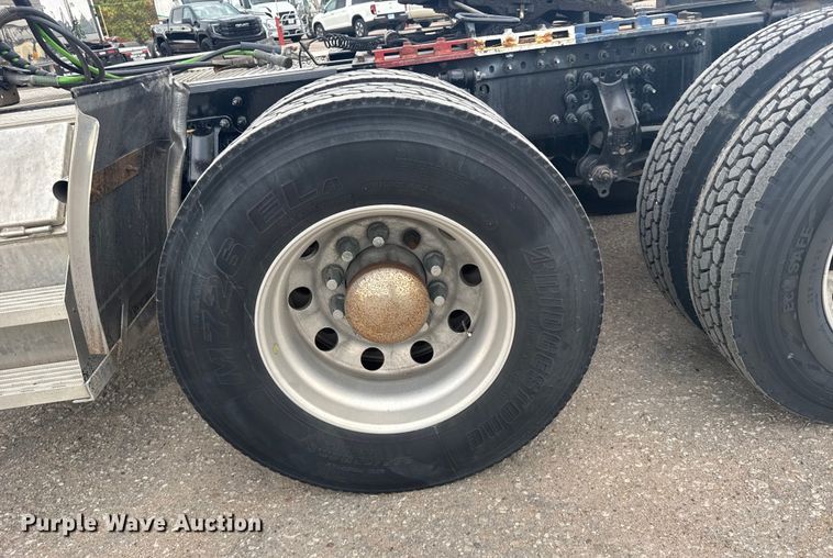 image for item EU6111 2021 Volvo VNL semi truck