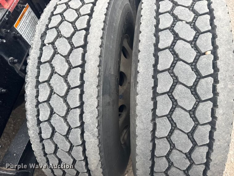 image for item EU6111 2021 Volvo VNL semi truck