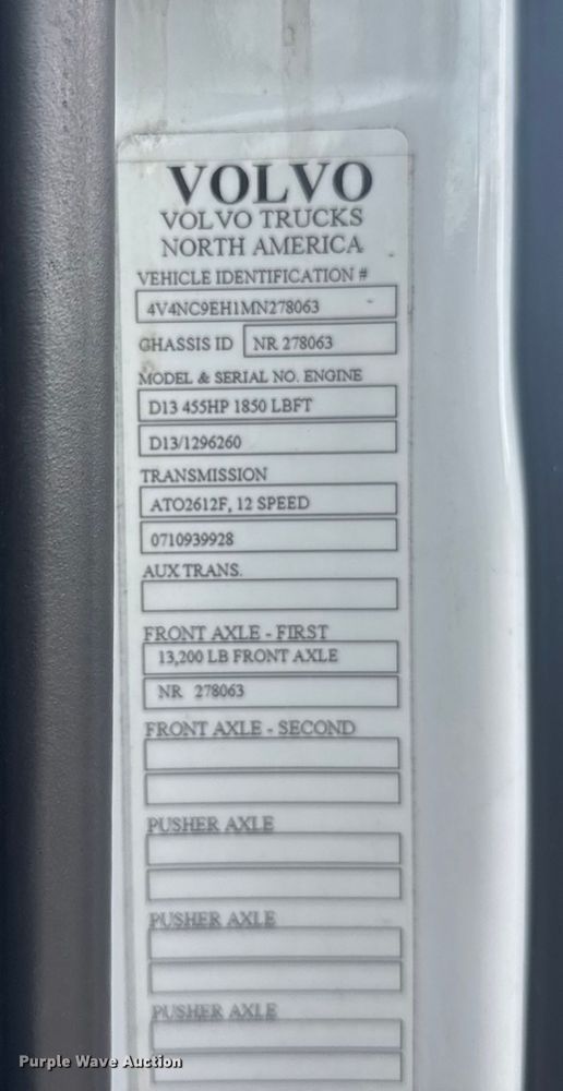 image for item EU6111 2021 Volvo VNL semi truck